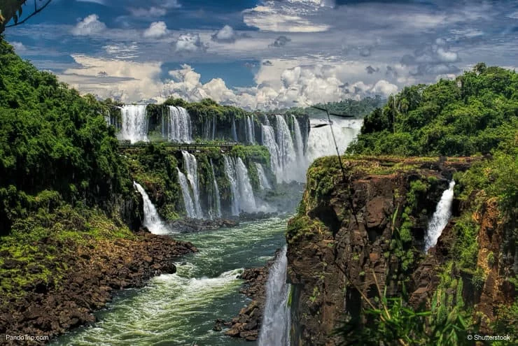 آبشار Iguazu در آرژانتین و برزیل