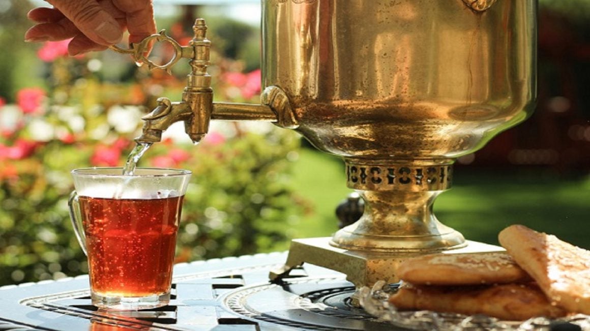چای درست کردن در قومیت ها و مکان های مختلف با هم متفاوت است.