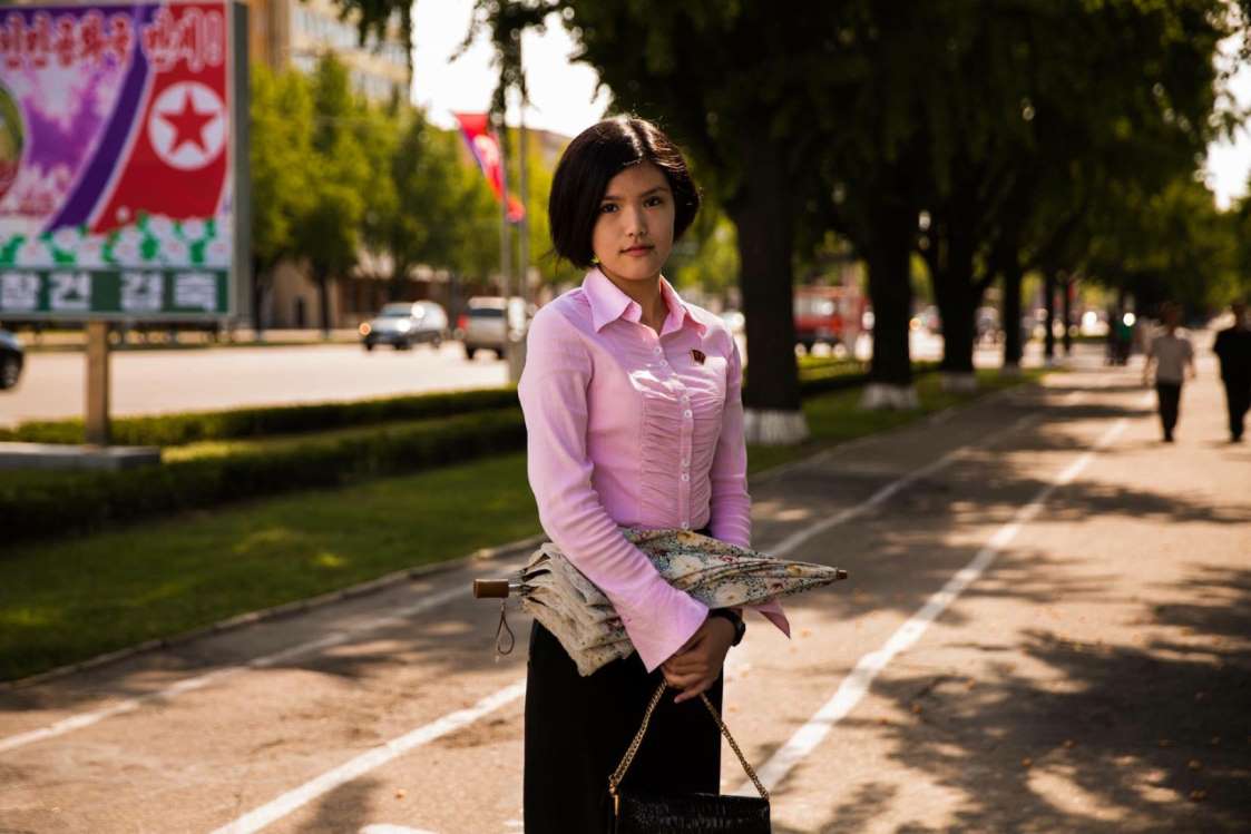 کره شمالی دختری با سادگی اجباری