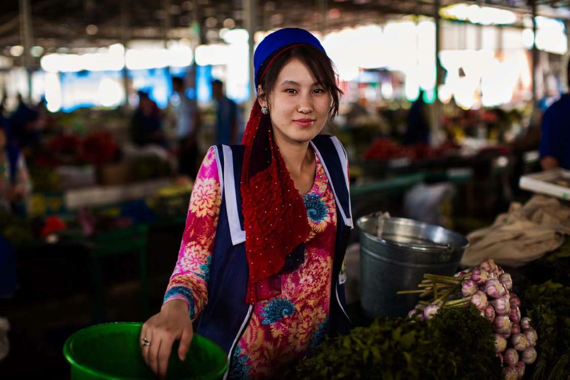 تاجیکستان دختر فروشنده