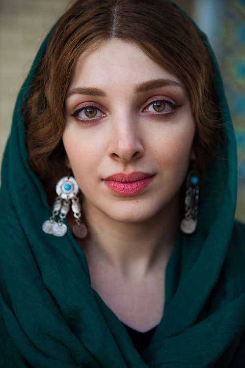 عکاسی پرتره از زنان - ایران دختری با جواهرات سنتی
