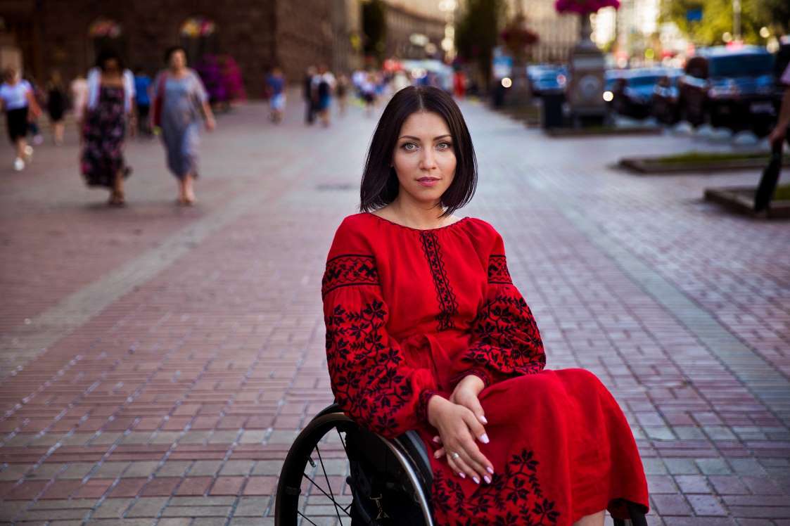 عکاسی پرتره از زنان - اوکران زن معلول